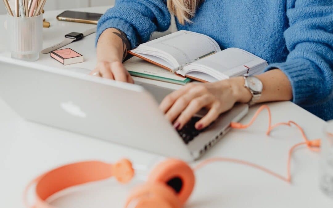 Investir dans une identité visuelle professionnelle : bonne ou mauvaise idée ?